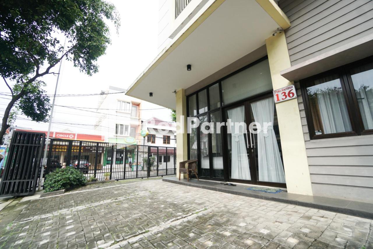 Hotel Toba Mansion Syariah Near Benhil Redpartner Jakarta Exteriér fotografie