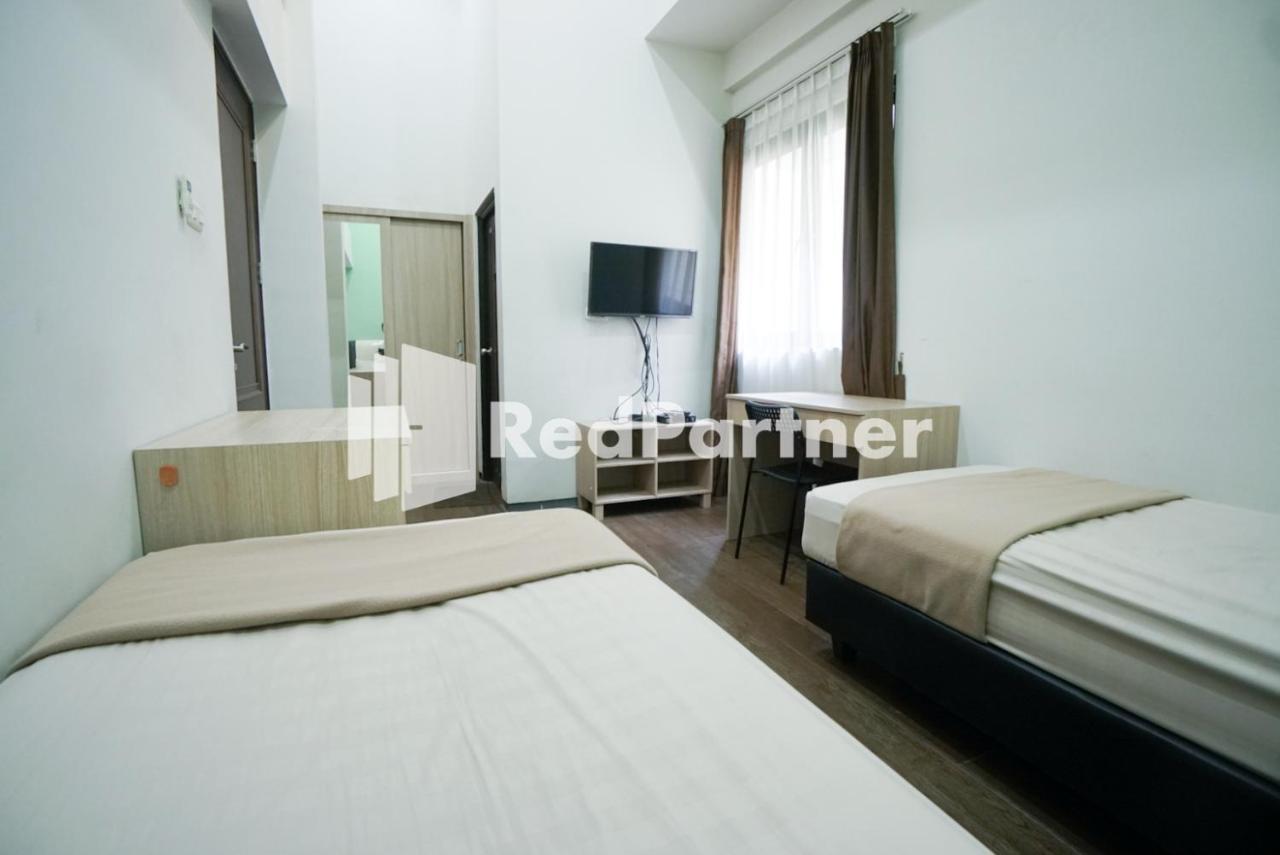 Hotel Toba Mansion Syariah Near Benhil Redpartner Jakarta Exteriér fotografie