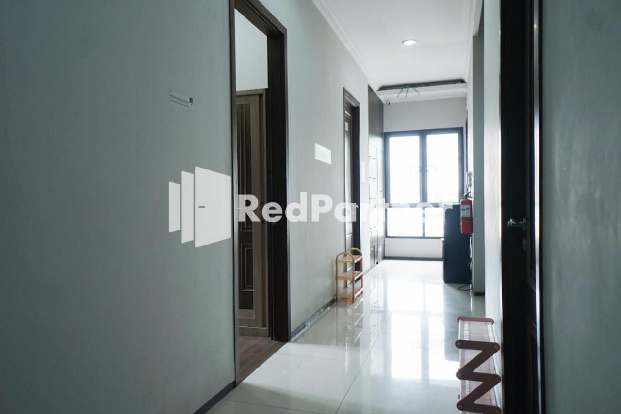 Hotel Toba Mansion Syariah Near Benhil Redpartner Jakarta Exteriér fotografie