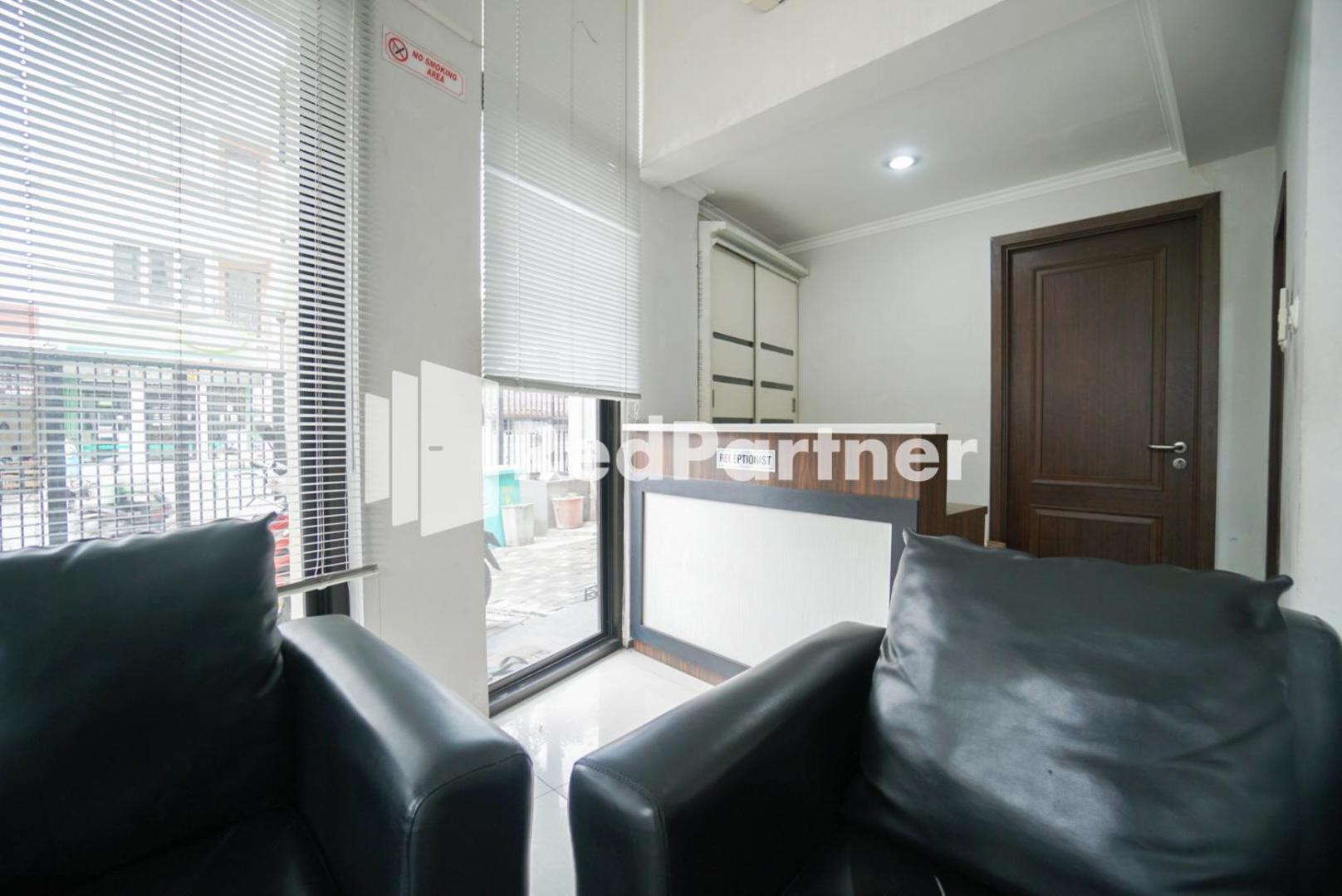 Hotel Toba Mansion Syariah Near Benhil Redpartner Jakarta Exteriér fotografie