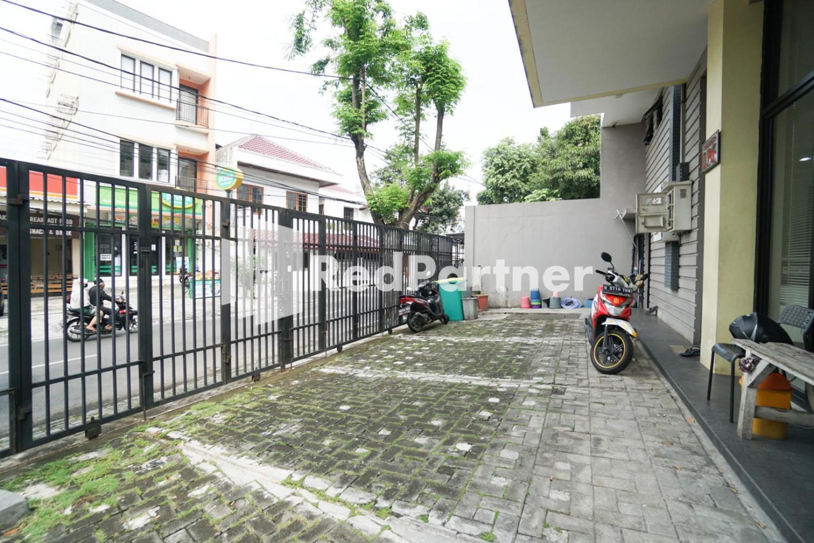 Hotel Toba Mansion Syariah Near Benhil Redpartner Jakarta Exteriér fotografie